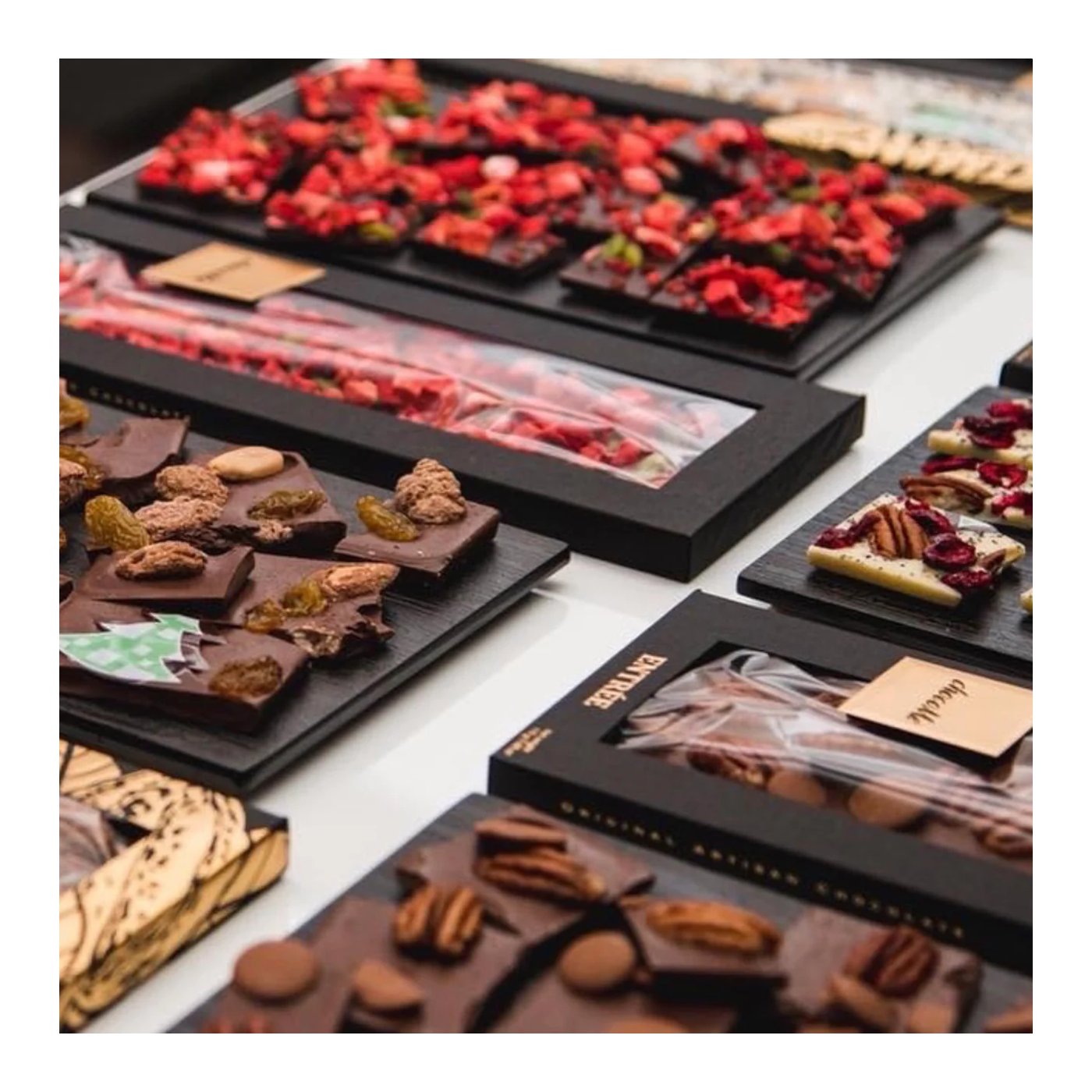 Chocome Enteree 110G G106 Bijela Čok. Suš. Brus.Liof.Viš Lif.Mal